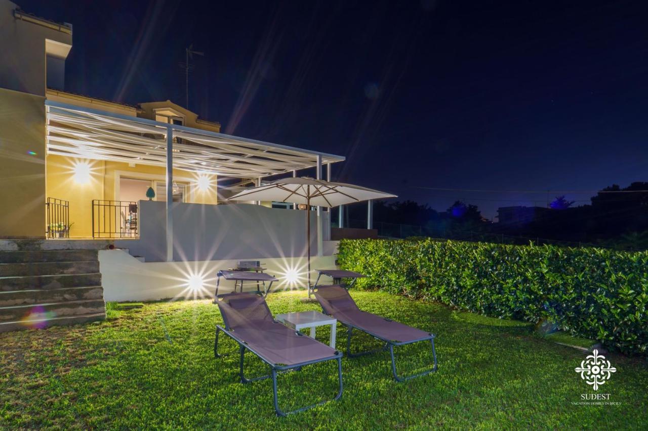Villa Vittoria - Waterfront House Augusta Bagian luar foto