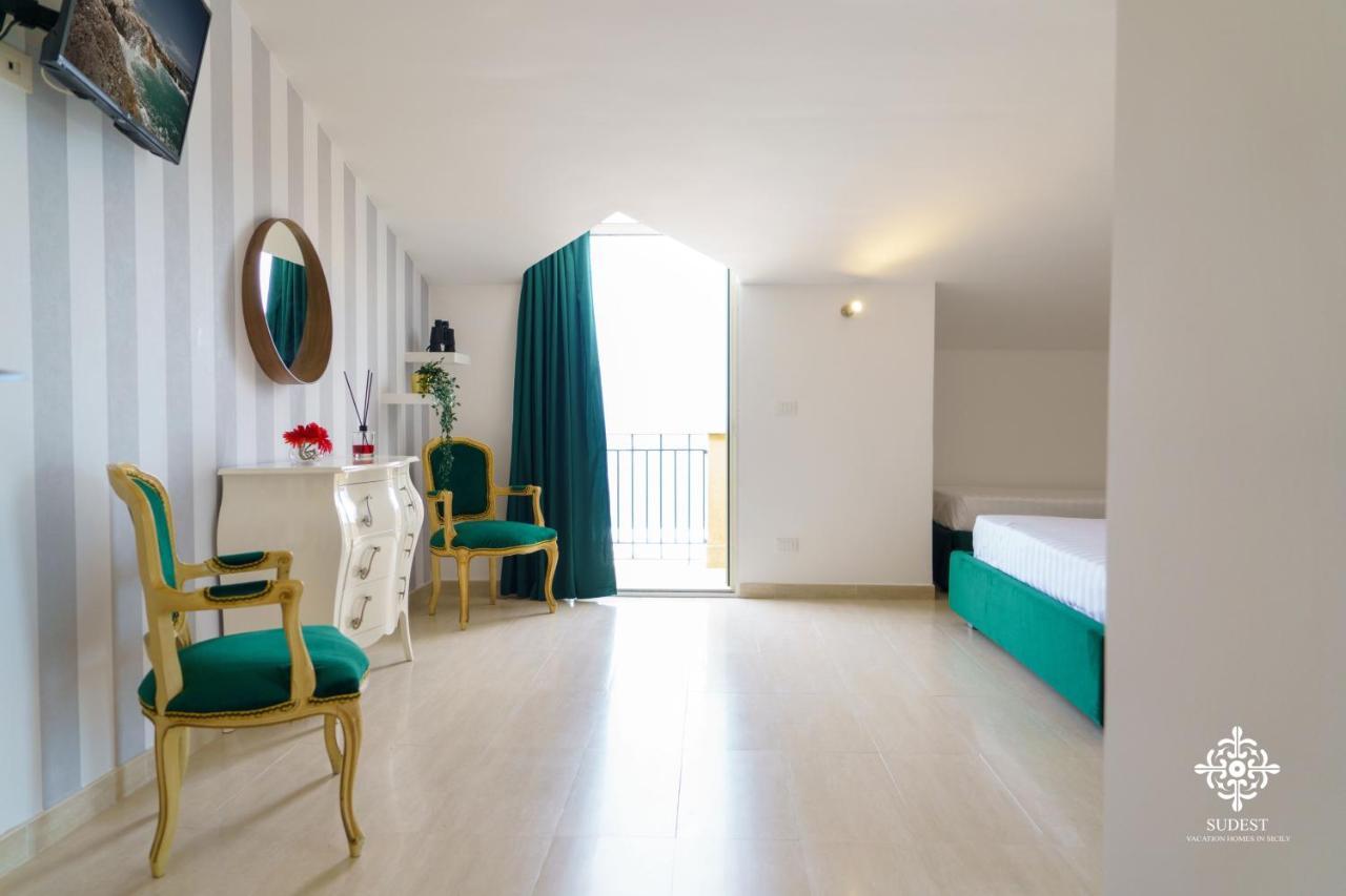Villa Vittoria - Waterfront House Augusta Bagian luar foto