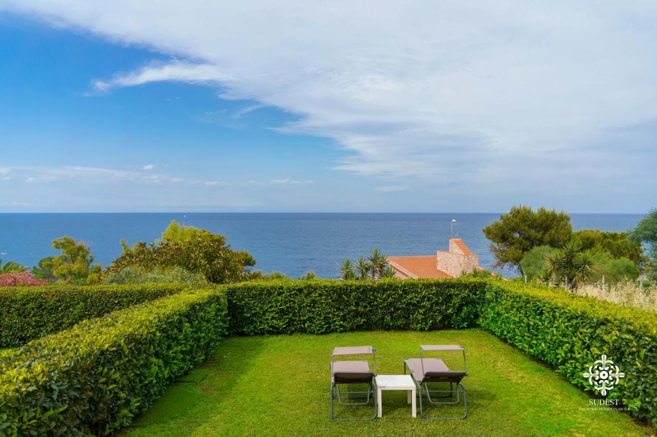 Villa Vittoria - Waterfront House Augusta Bagian luar foto